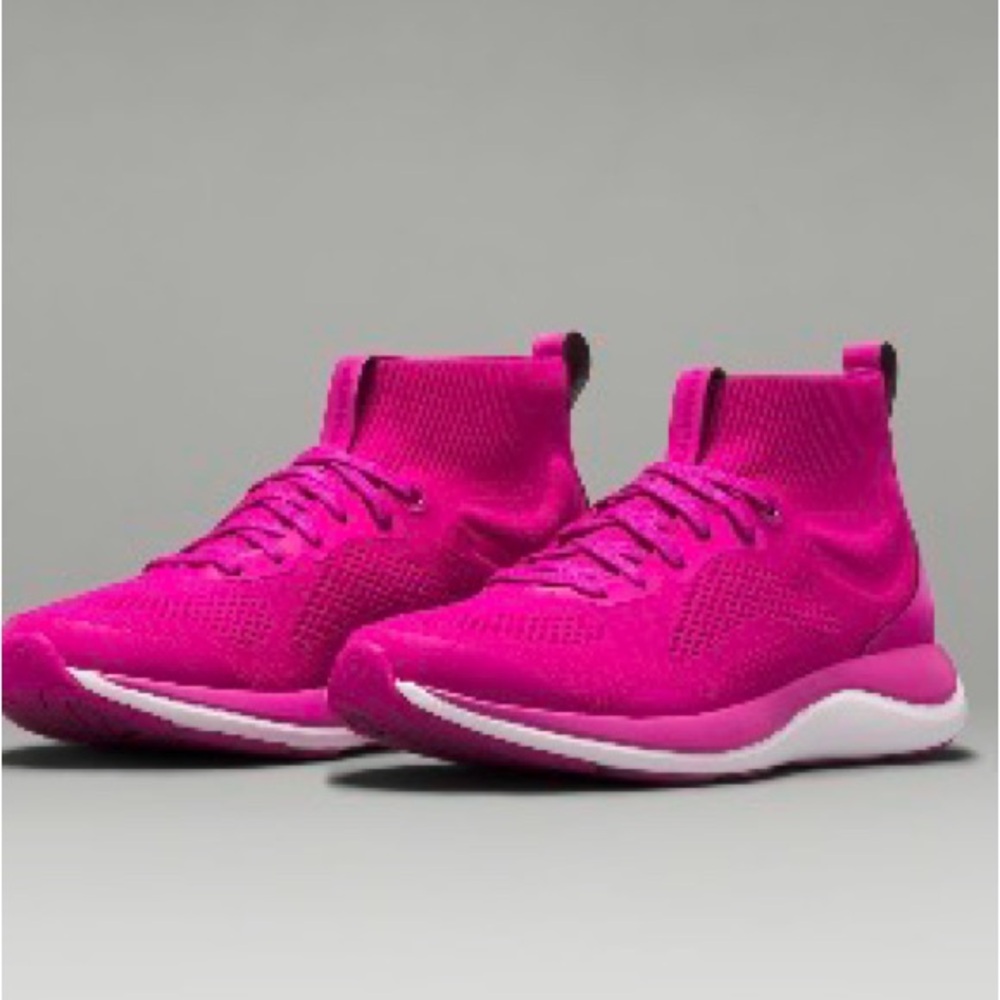 Lululemon Athletica chargefeel mid workout shoe size 9